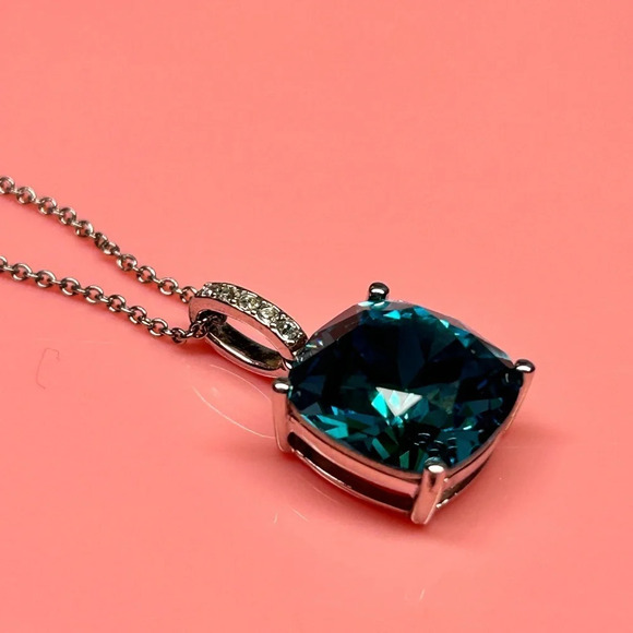 Swarovski Crystal Cushion Sterling Silver pendant on 18 inch chain. 925 - Picture 2 of 6